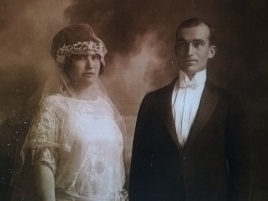 Graciano Arribí Piñón y Carmen Veiga Varela boda Nueva York 1920 (1).jpg